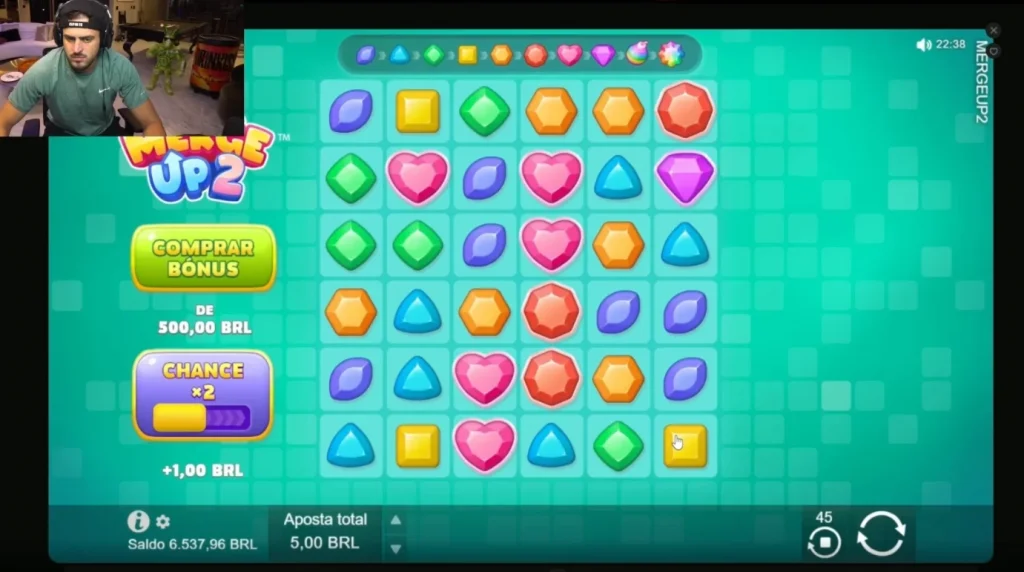 Mesa de jogo online com fichas, cartas e um notebook moderno em 2026